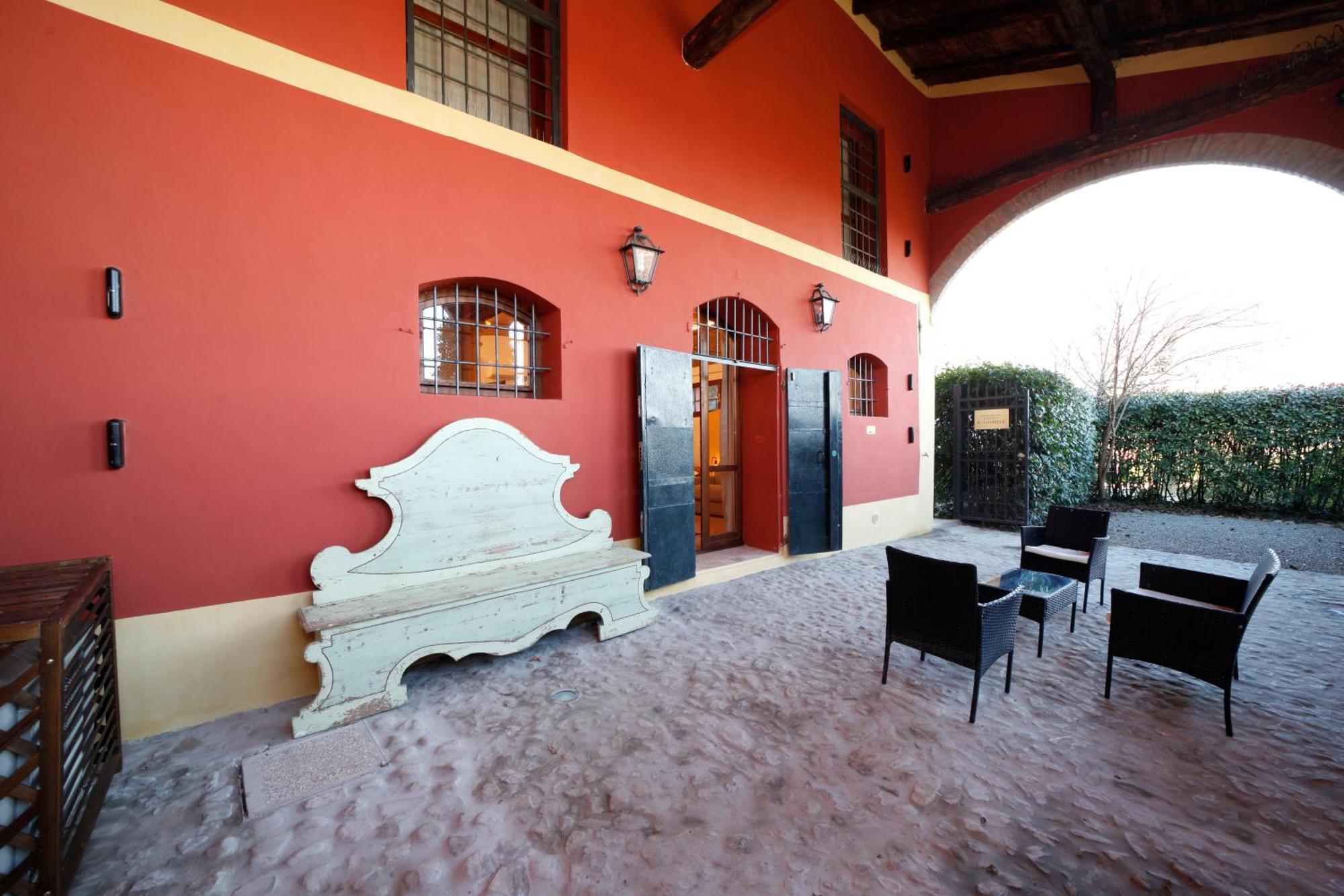 ساسو ماركوني Ca Palazzo Malvasia - Bolognarooms المظهر الخارجي الصورة