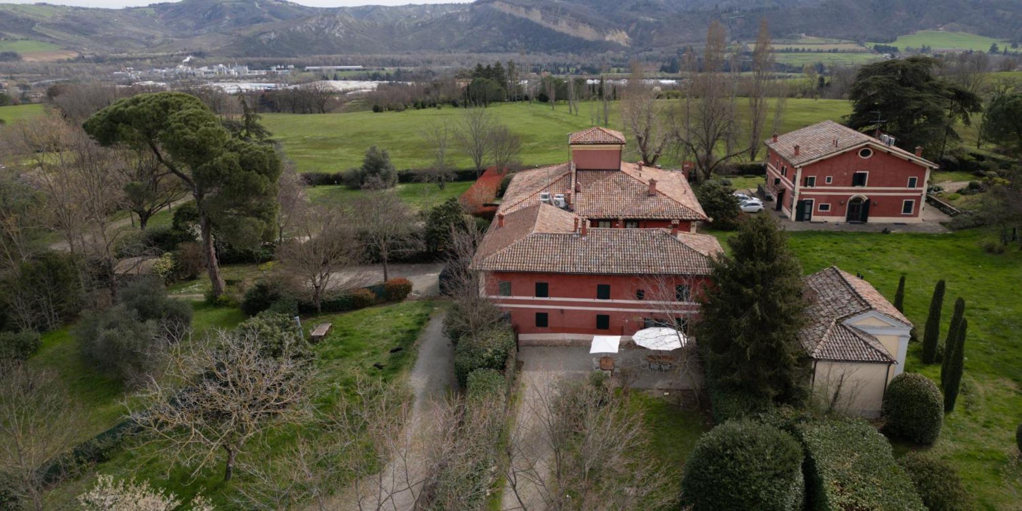 ساسو ماركوني Ca Palazzo Malvasia - Bolognarooms المظهر الخارجي الصورة